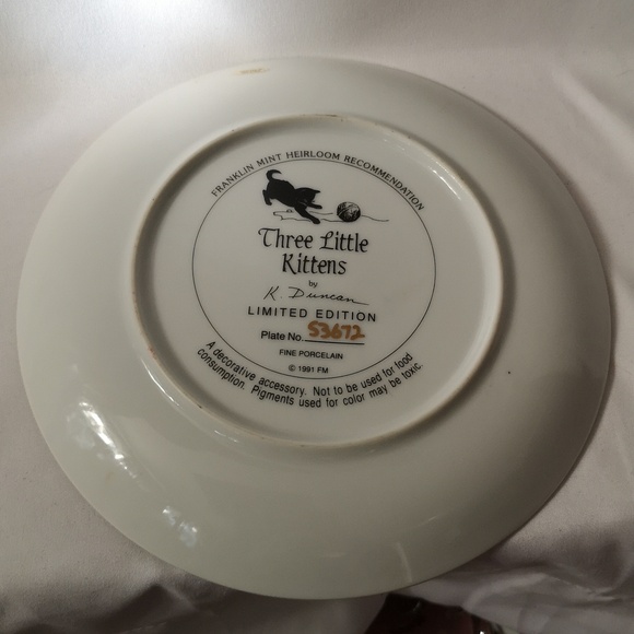 Adorable Franklin Mint Three Little Kittens Display Plate, Artist K Duncan 1991 - Picture 5 of 6